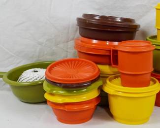 1641 - Vintage Assorted Tupperware