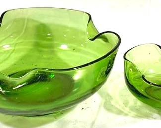9879 - 2 Green Glass Bowls - Largest is 9.5" Round