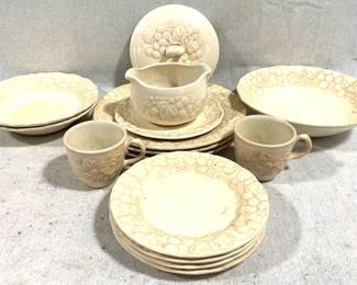 4020 - 14 Piece Metlox Poppy Trail Dish Set
