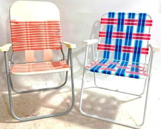 3381 - 2 Vintage Folding Beach Chairs
