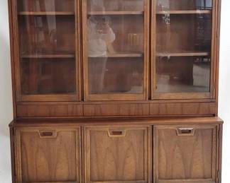 6019 - Merton Gershun Mid-Century China Cabinet 69 x 56 x 17 (one piece)