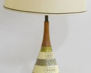 336 - Vintage Mid-Century Table Lamp 26" You are buying a used as-is electric/electronic item. We do not guarantee all components are present, and if it is not expressly stated, it is untested.
