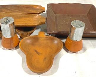 3500 - Lot of Wood Serving Items