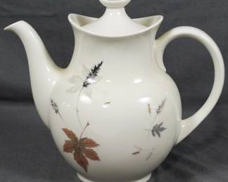 677 - Royal Doulton Tumbling Leaves Coffeepot 9x9x5