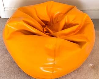 92 - Beanbag Chair - 34" Round