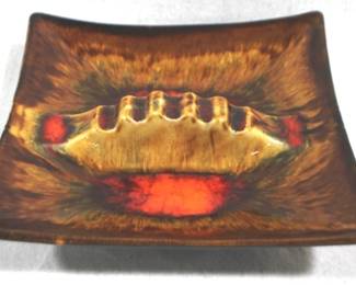 5046 - Vintage Art Pottery Ashtray - 10" x 10"