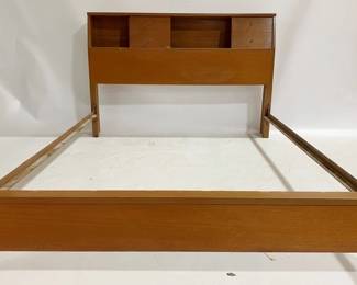 4310 - Mid-Century Lane Princess Cedar Chest w/ key 15 x 49 x 17