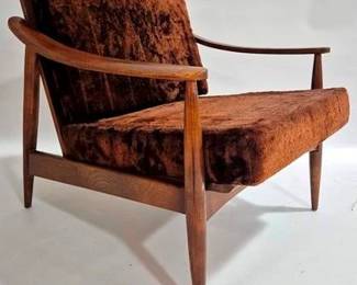 9214 - Mid-Century Walnut Swoop Arm Chair 28 x 27 x 29