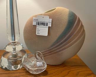 Round Vase with Sand-Like Fininsh