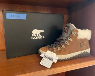 Sorel Out and About Conquest Boots