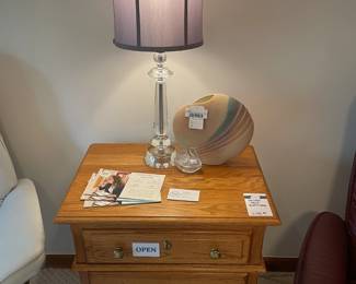 Round Vase with Sand-Like Fininsh, Acrylic Table Lamp