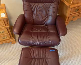Stressless Ekornes Leather Reclining Chair & Ottoman