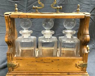 Atq 3 Bottle Wooden Tantalus W Gls Decanters