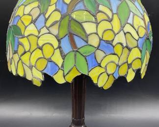 Tiffany Style Stained Glass Foliage Motif Lamp