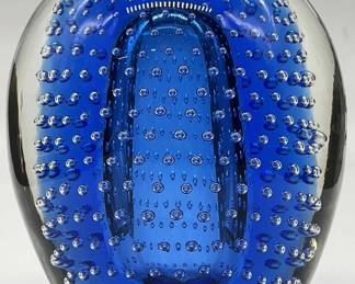 136: Blue Controlled Bubble Art Glass Paperweight
