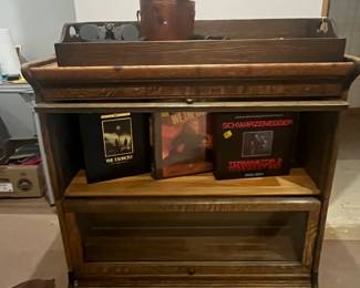 Barrister 2 shelf with glass
Good condition