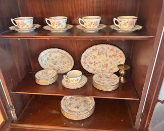 Vernon Kilns Floral Dinnerware Set with 22K Gold Trim