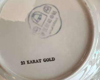 Vernon Kilns Floral Dinnerware Set with 22K Gold Trim