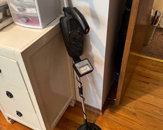 Famous Trails Metal Detector