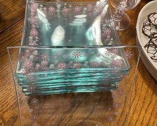 16 Pampered Chef pink Daisy dessert plates