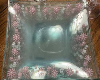 16 Pampered Chef pink daisy dessert plates