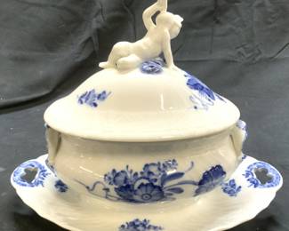 ROYAL COPPENHAGEN Blue Flower Pr Sauce Boat W Lid