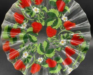 Vintage Strawberry Art Glass Ruffle Rim Plate
