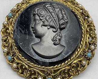Vintage Female Figural Cameo Brooch Pendant