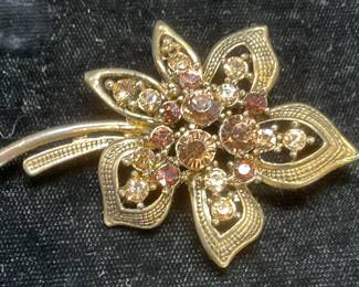 Vintage Gold Tone Amber Crystal Flower Brooch