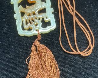 Vintage Asian Carved Jade Bird Pendant Necklace
