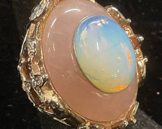 Vintage Gold Tn Moonstone Cabochon Cocktail Ring