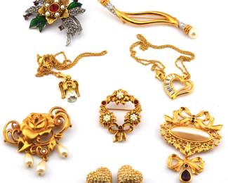 Collection of Avon Jewelry 8 Pieces