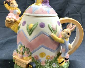 FITZ & FLOYD OMNIBUS Porc Easter Teapot W Lid