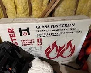Glass firescreen