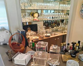 GREAT ASSORTMENT OF BARWARE INCLUDING WATERFORD LISMORE TEA GLASSES
