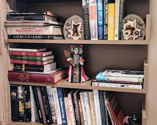GREAT SELECTION OF ART BOOKS