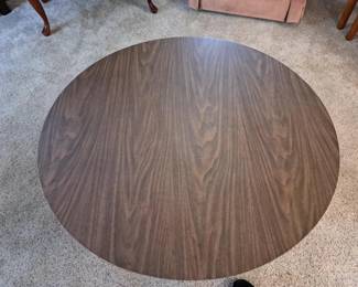 Round coffee table