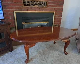 oval coffee table
