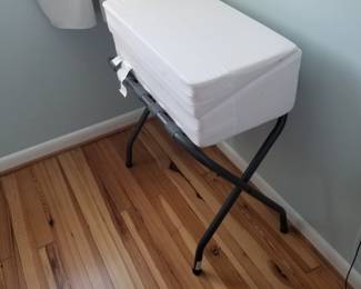 Luggage stand