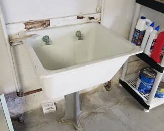 Utility sink
