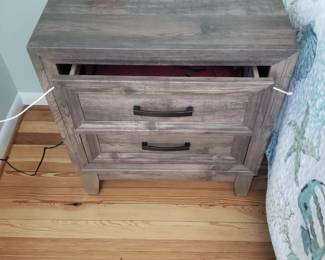 Nightstand: multiples available