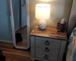 Queen bedroom set: nightstand