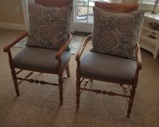 Accent chairs