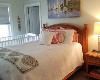 Queen bedroom set; matching nightstand