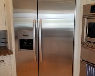 Thermador stainless steel refrigerator mfg. 11/2004. Model KBUDT4250A02