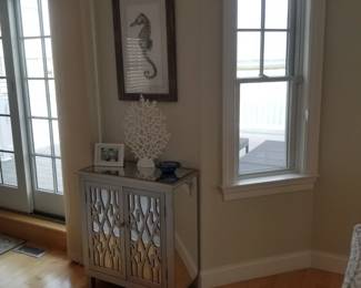 Mirrored cabinet