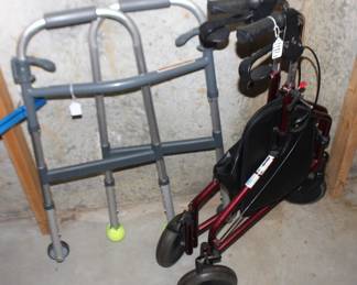 Three wheel walker with hand brakes, folding walker.