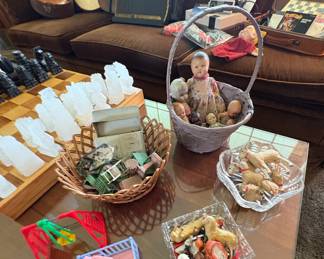 Antique Dolls & Tootsietoy Metal Dollhouse Furniture