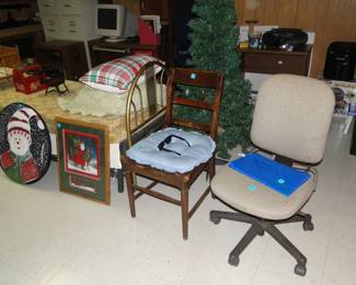 Couple of cool chairs, a vintage twin bed and some Christmas things too