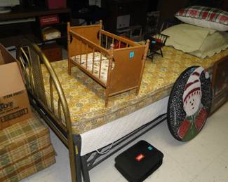 Doll crib